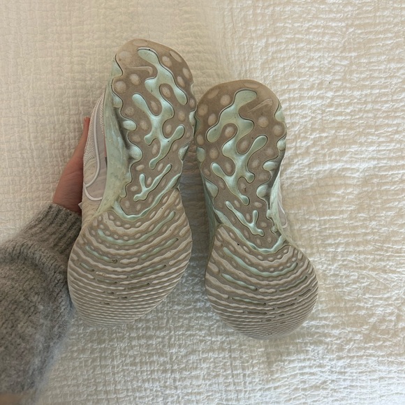 React Infinity Run Flyknit 2 'Platinum Tint' - Picture 8 of 9